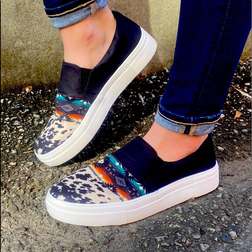 New in Box western slip on shoes Sz 10